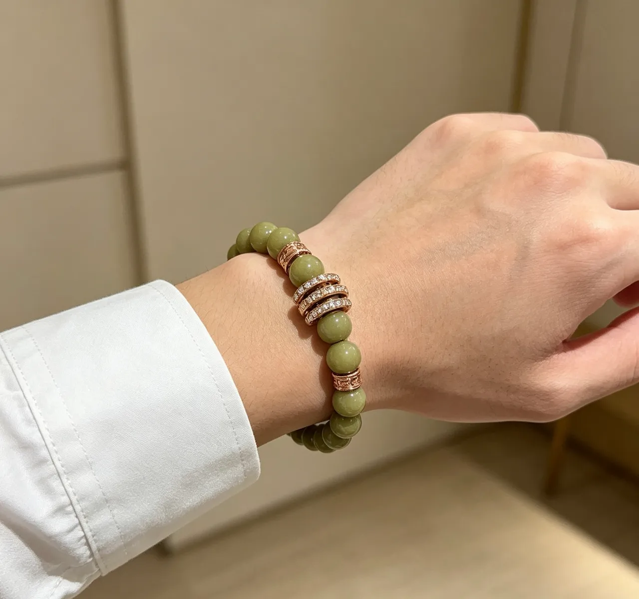 Bvlgari সবুজ সোনা জেডের মতো মণি গোলাপি ধাতুর বিন্দু ব্রেসলেট 5