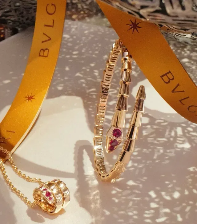 Bvlgari Serpenti Collier Tubulaire Segmenté Ruby-Pavé Or Rouge 3