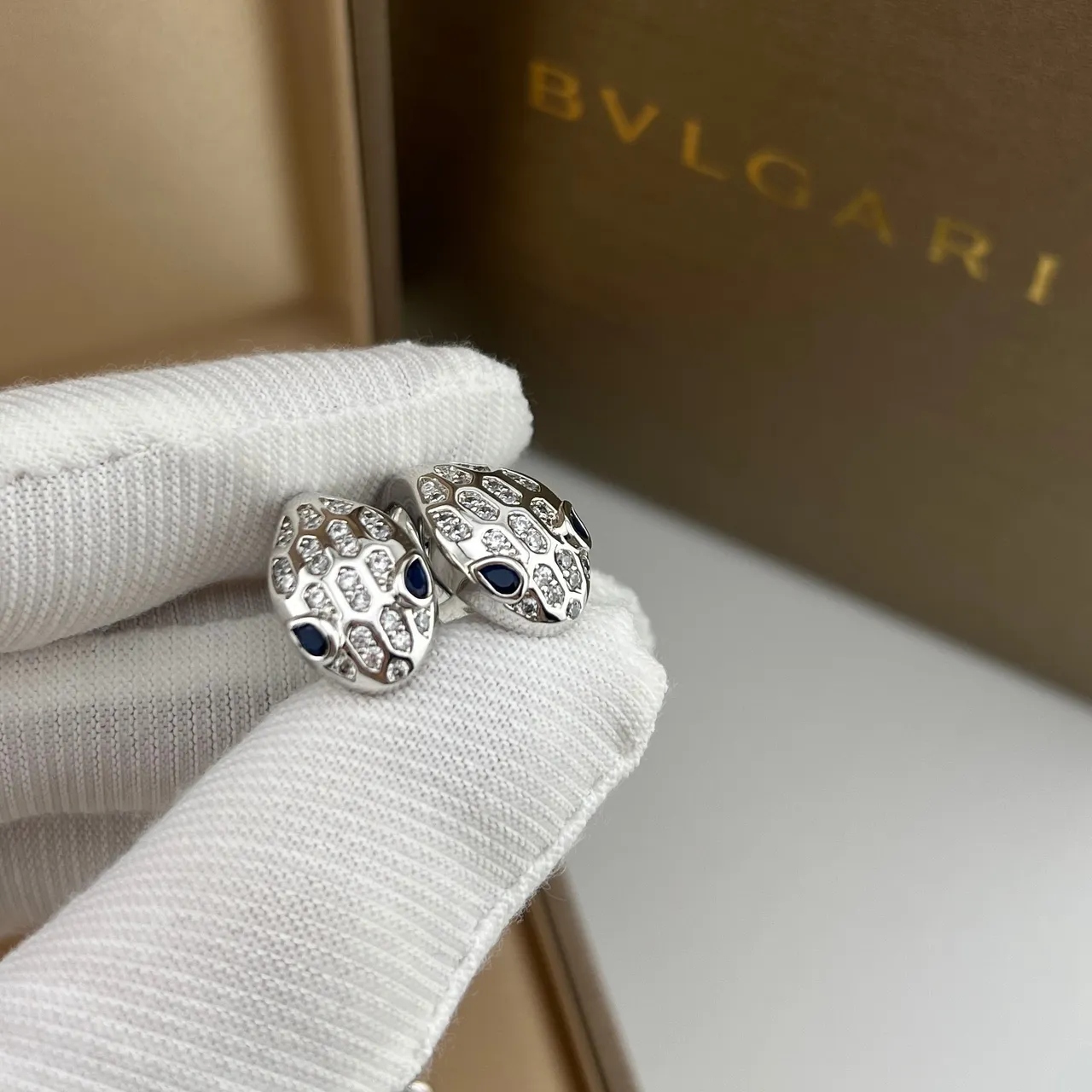 Bvlgari Serpenti or argent motif tête de serpent Pavé-Set body boucles d'oreilles 4