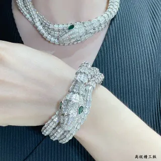 Bvlgari Serpenti Pavé Diamond আর Emerald Snake Head হার
