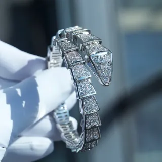 Bvlgari সারপেন্টি পাভে-ডায়মন্ড জোড়া সাপ ব্রেসলেট