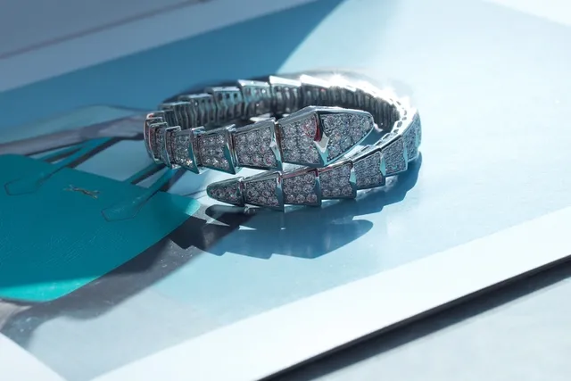 Bvlgari Serpenti Pavé-Diamond Pulseira de Serpente Articulada 8