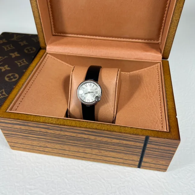 Cartier Ballon Bleu Biseau serti de diamants Cadran argent Bracelet cuir noir Montre mécanique 2