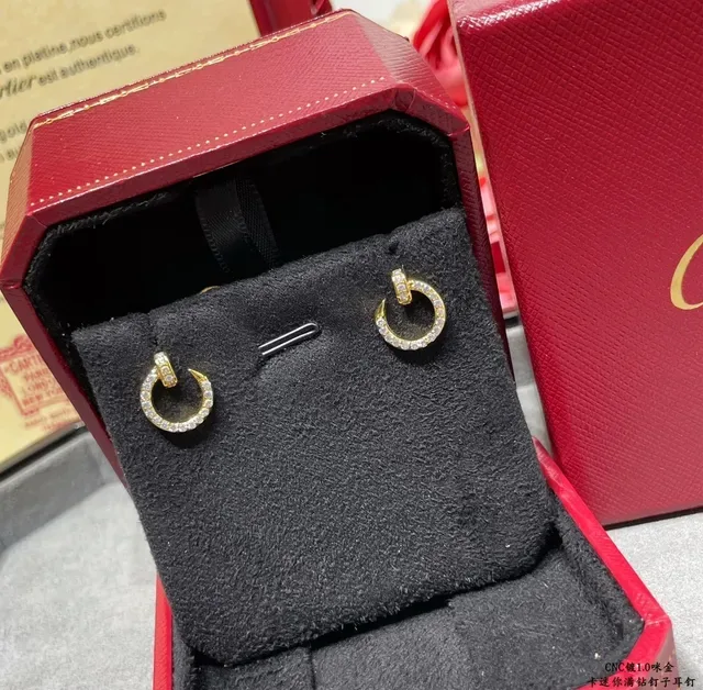 Cartier Juste un Clou Pavé Boucles d'oreilles en hoop ouvertes 3