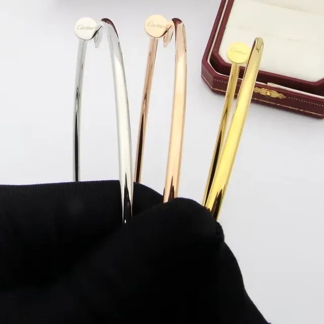 Bracelets Cartier Juste un Clou Pavé-Set Three-Tone Nail Motif 3