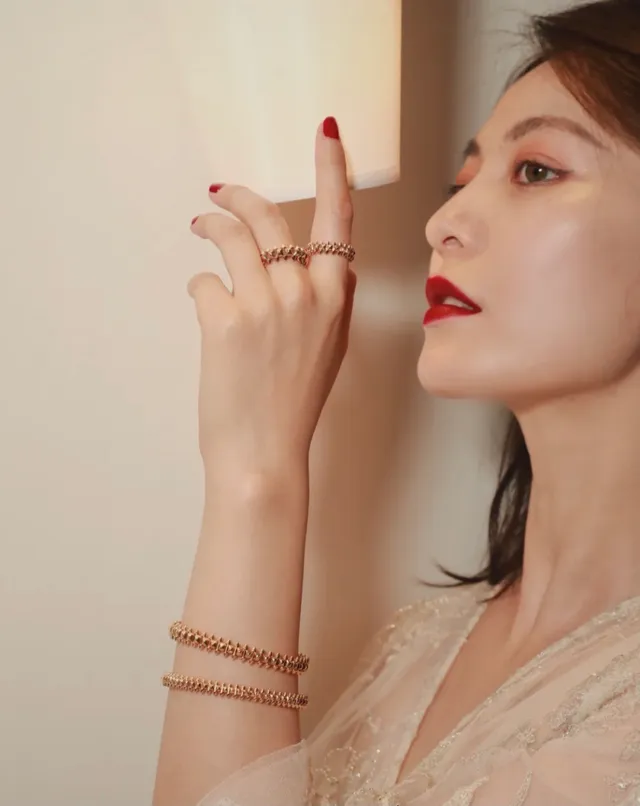 Cartier Juste un Clou manchette en or cloutée 5