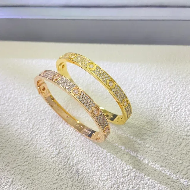 سوارات Cartier Love Pavé مزدوج الصف ذهبي 2