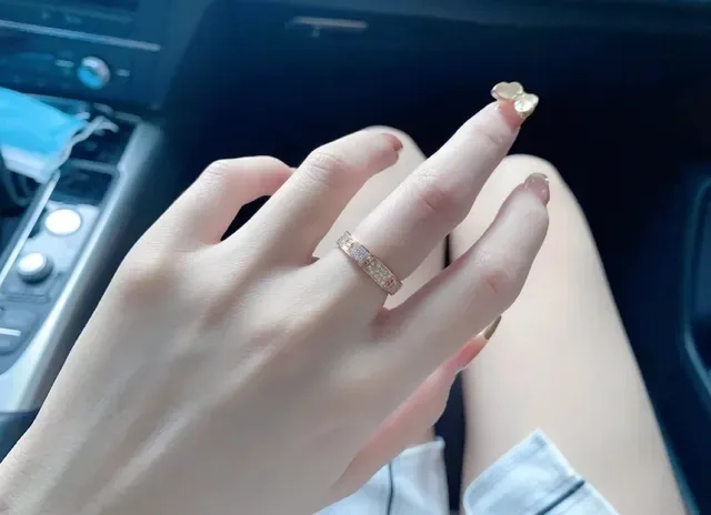 Cartier Love or argent Pavé-Set Screw-Motif bague bande 8