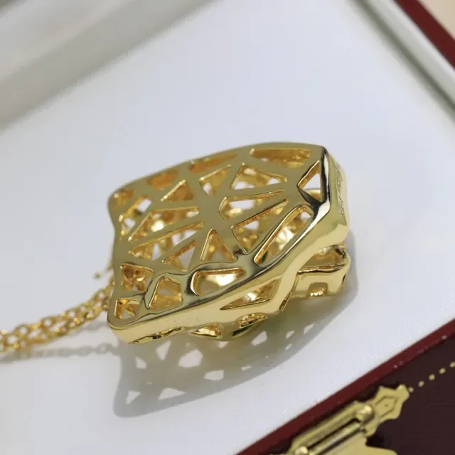 Cartier Panthère Gold Green Panther Head Pendant Openwork Metal Necklace 3