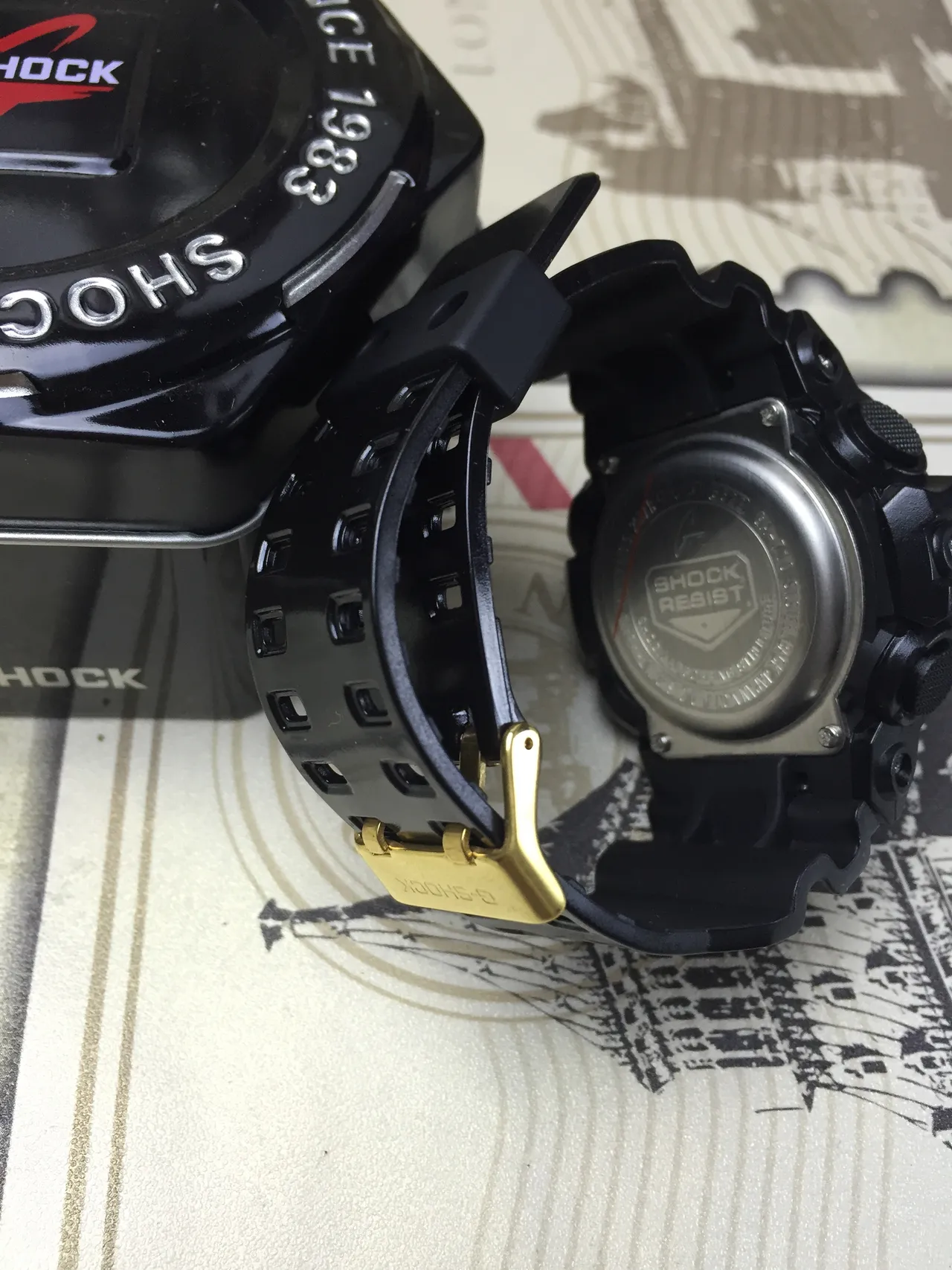Casio G-Shock GA-100 أسود وذهبي ساعة رياضية 8
