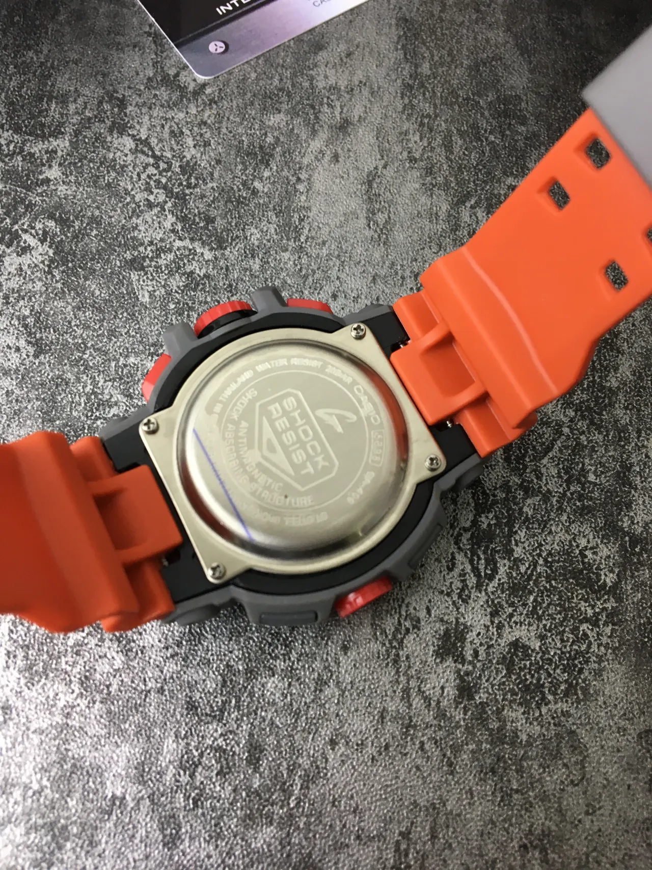 Casio G-Shock GA-100 Orange et Gris Montre de sport 4