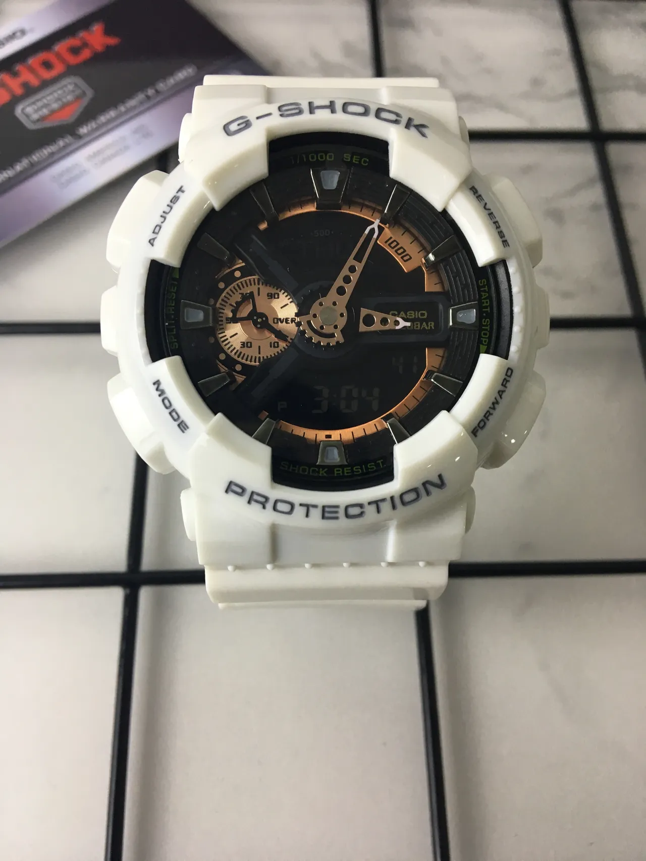 Casio G-Shock GA-100 blanco y negro reloj deportivo 3