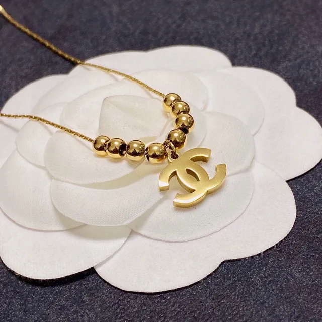 Chanel Beaded CC Pendant Gold Necklace 7