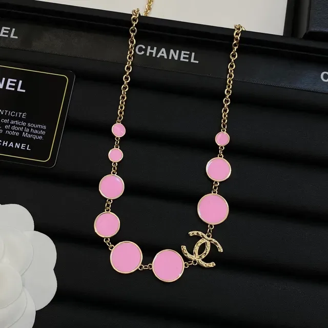 Collier Chanel Chaîne en Or et Disques d'Émail Noir et Rose 3