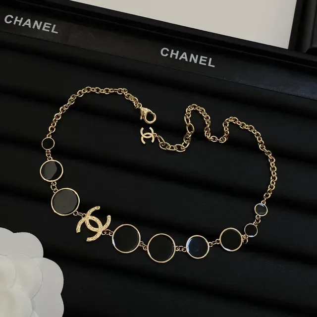 Collier Chanel Chaîne en Or et Disques d'Émail Noir et Rose 4