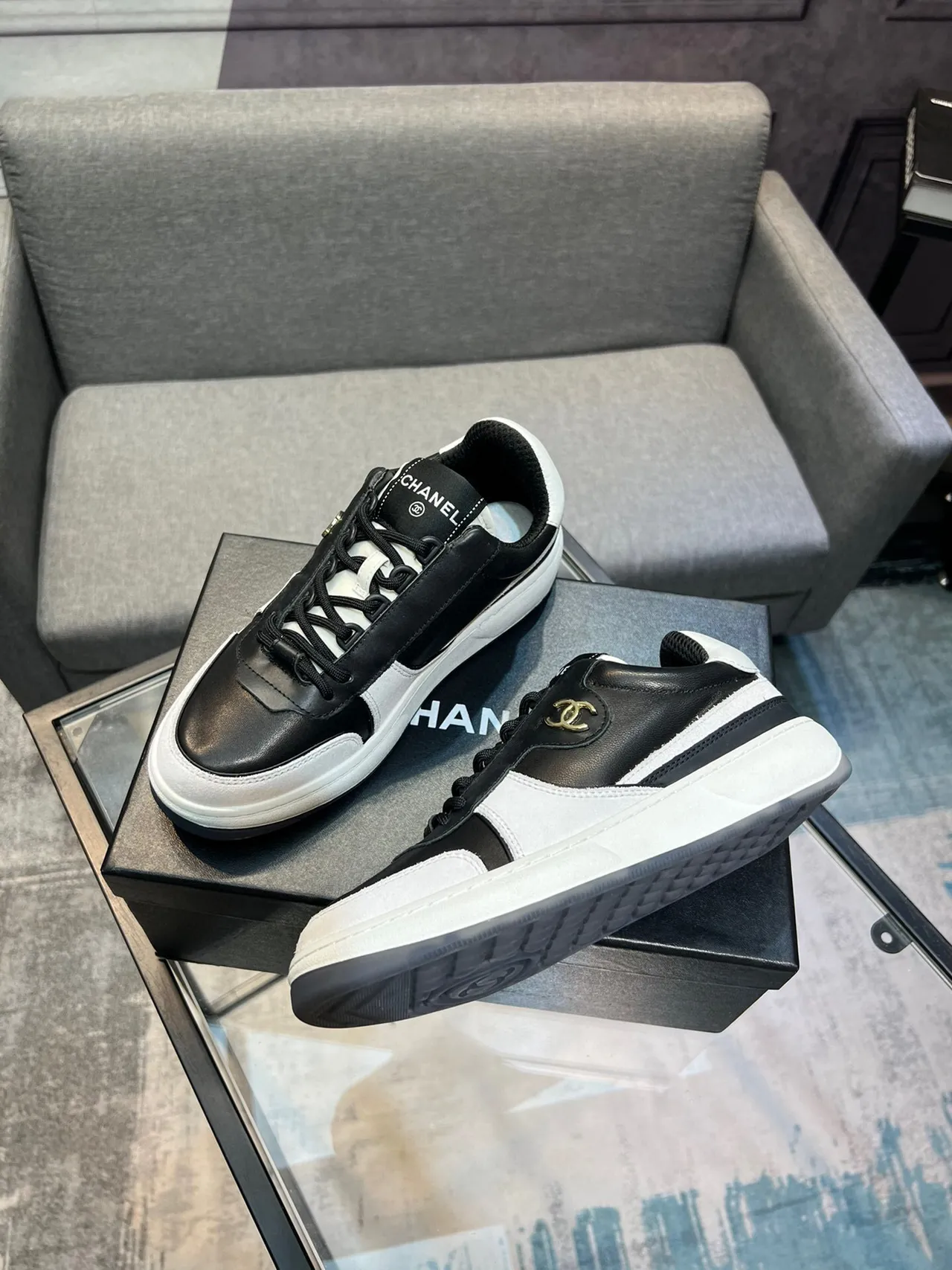 Chanel Black White Low-Top Mixed-Material Upper Lifestyle Sneakers 4
