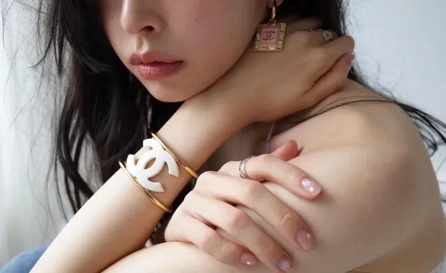 Chanel Camellia CC Logo White Resin and Gold-Tone Cuff Bracelet 3