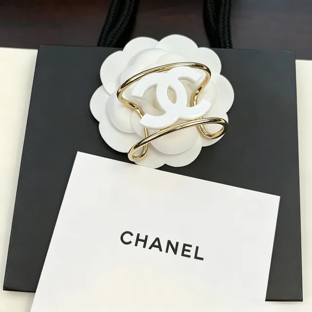 Chanel Camellia CC Logo White Resin and Gold-Tone Cuff Bracelet 5