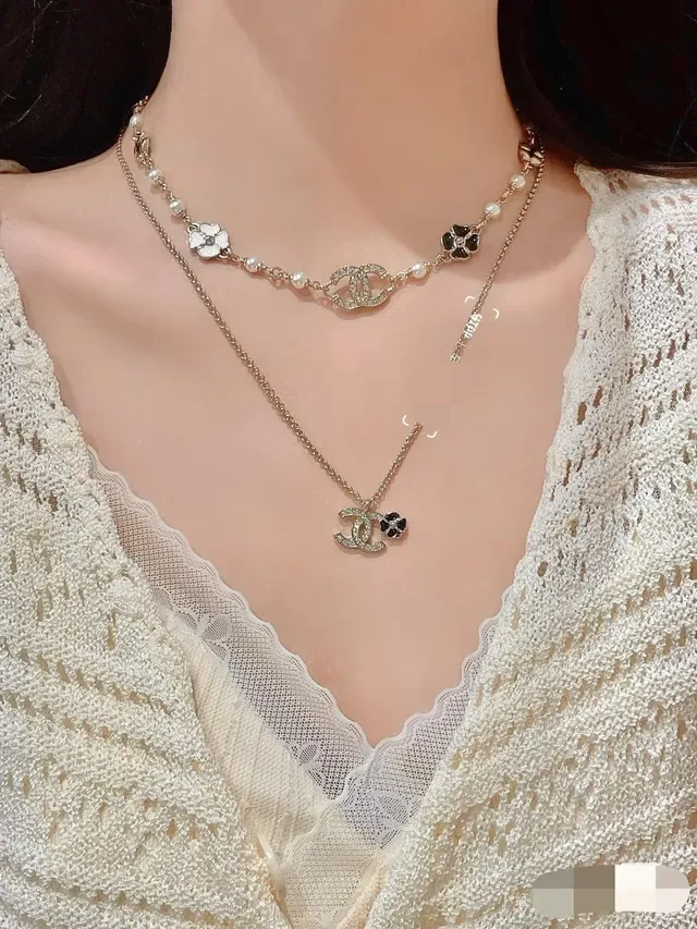 Chanel CC Camellia Collier pendentif ton doré collier en couches 10
