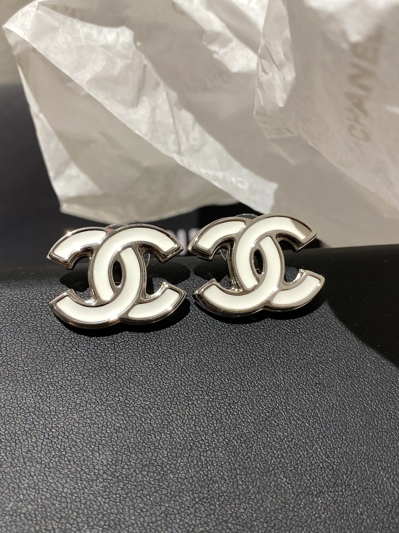 Chanel CC Logo Enamel Stud Earrings 6