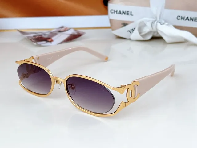 Chanel CC Logo Lunettes de Soleil Cadre Métal Doré Noir Lentille Ovale 6