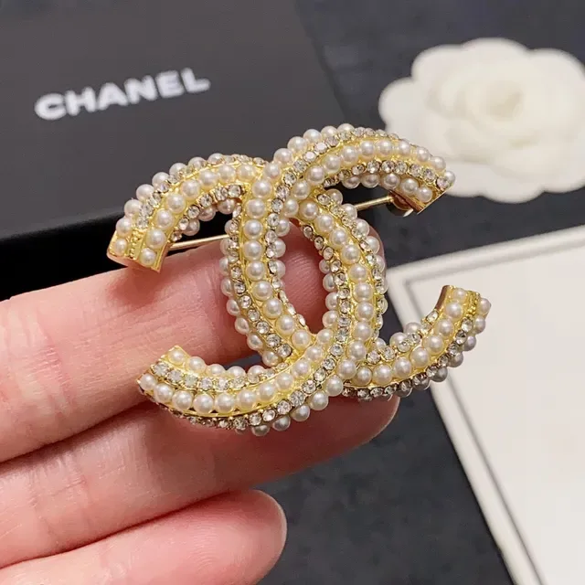 Chanel CC Logo Silver Gold Interlocking Pearl-Embellished Brooch 3