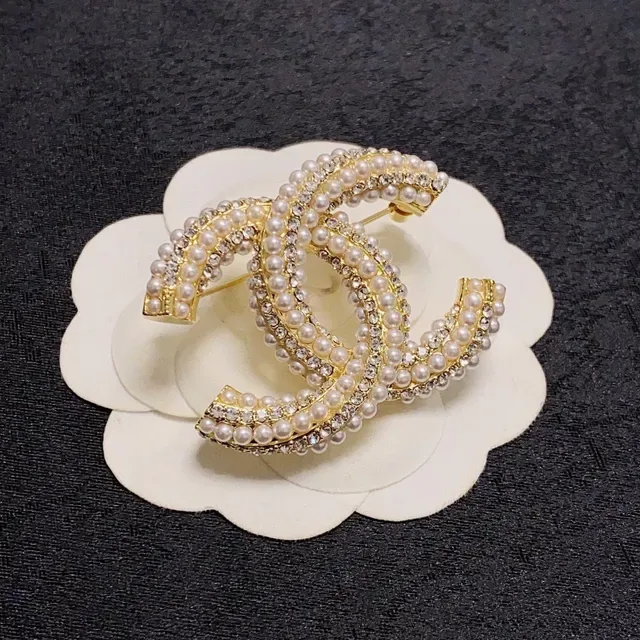 Chanel CC Logo Silver Gold Interlocking Pearl-Embellished Brooch 7