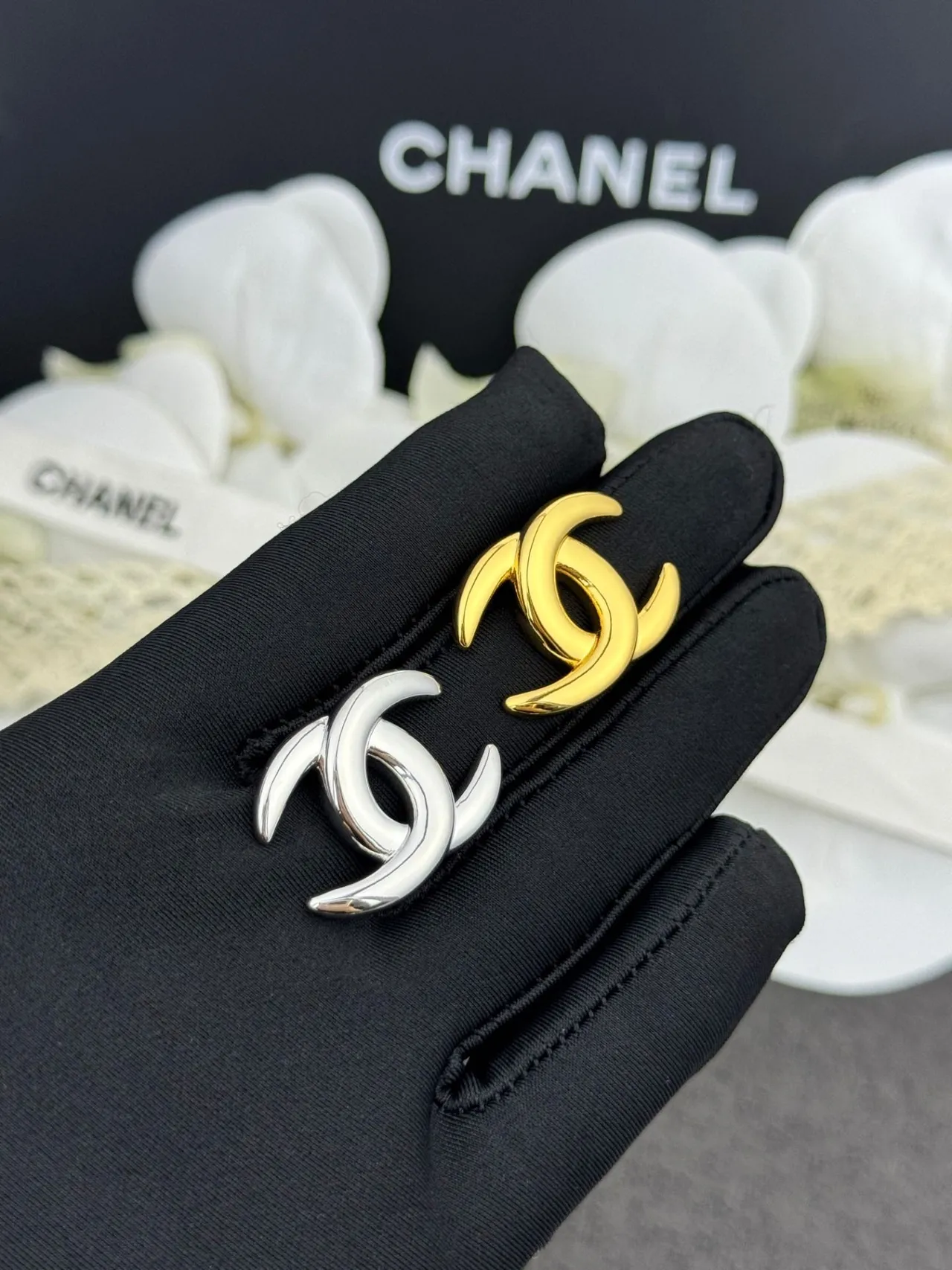 Chanel CC Logo Silver Gold Interlocking Polished Metal Earrings 3