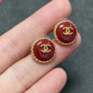 Chanel CC Logo स्टड लाल सोना गोल एमेल चेहरा ईयरिंग्स