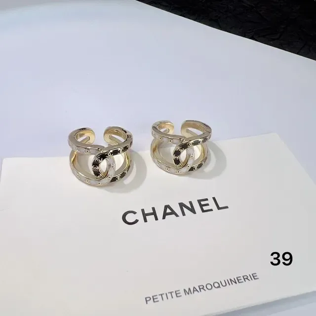 Chanel CC Ring Black and White Enamel Gold-Tone Rings 4