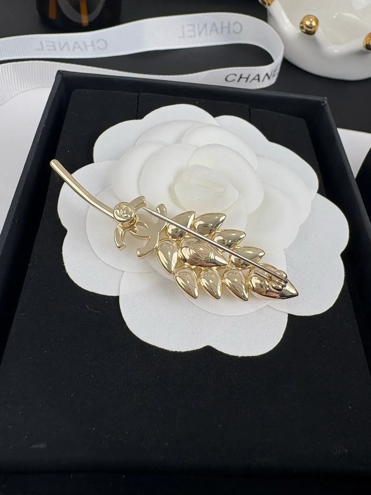 Chanel Gold Beige Leaf-Motif Crystal-Embellished Brooch 5