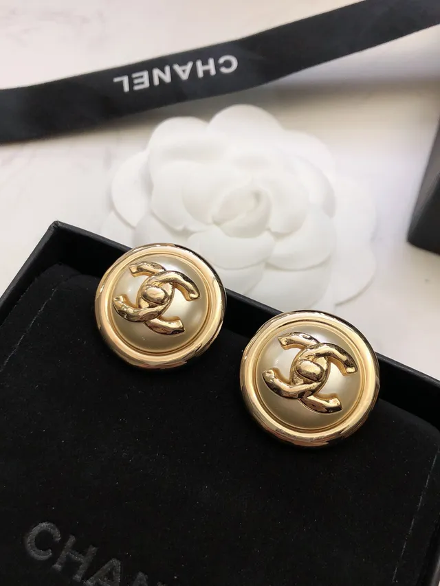 Chanel dourado bege redondo botão metálico brincos 3