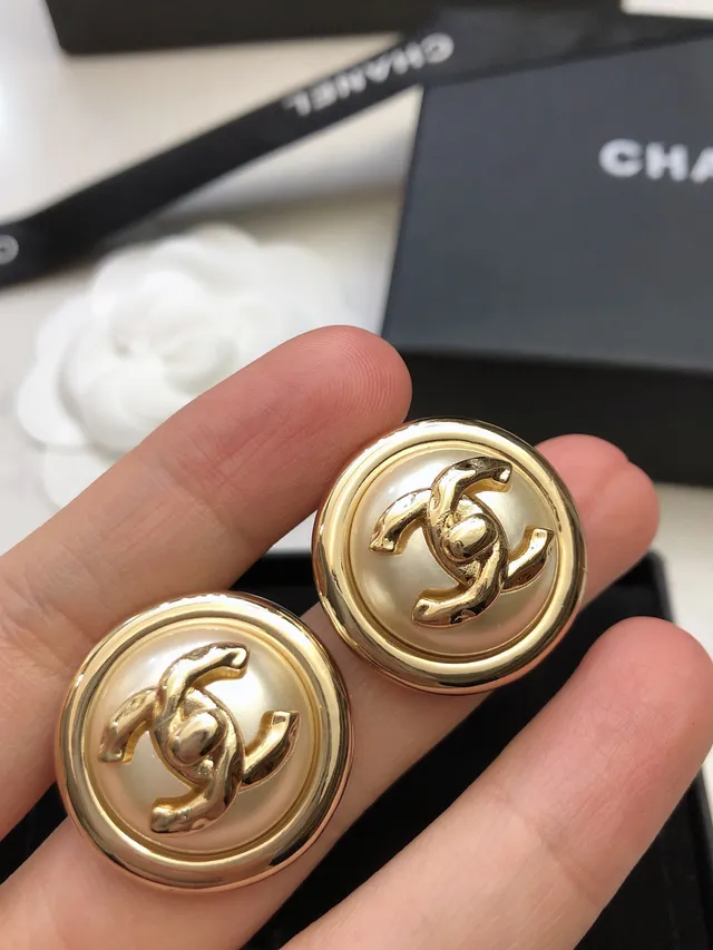Chanel dourado bege redondo botão metálico brincos 5