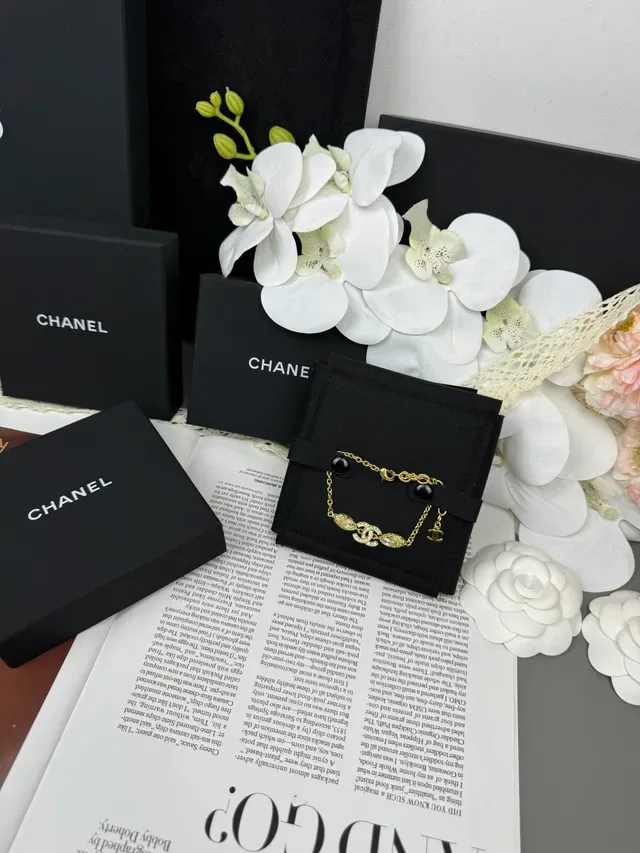 Chanel Gold Black Chain Interlocking CC Logo Bracelet 3