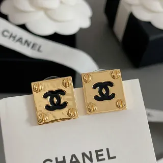 Chanel सुनहरा काला वर्गाकार स्टड धातु कर्णफूल