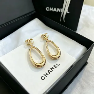 Chanel स्वर्ण टोन CC लोगो टियरड्रॉप हूप ईयररिंग्स