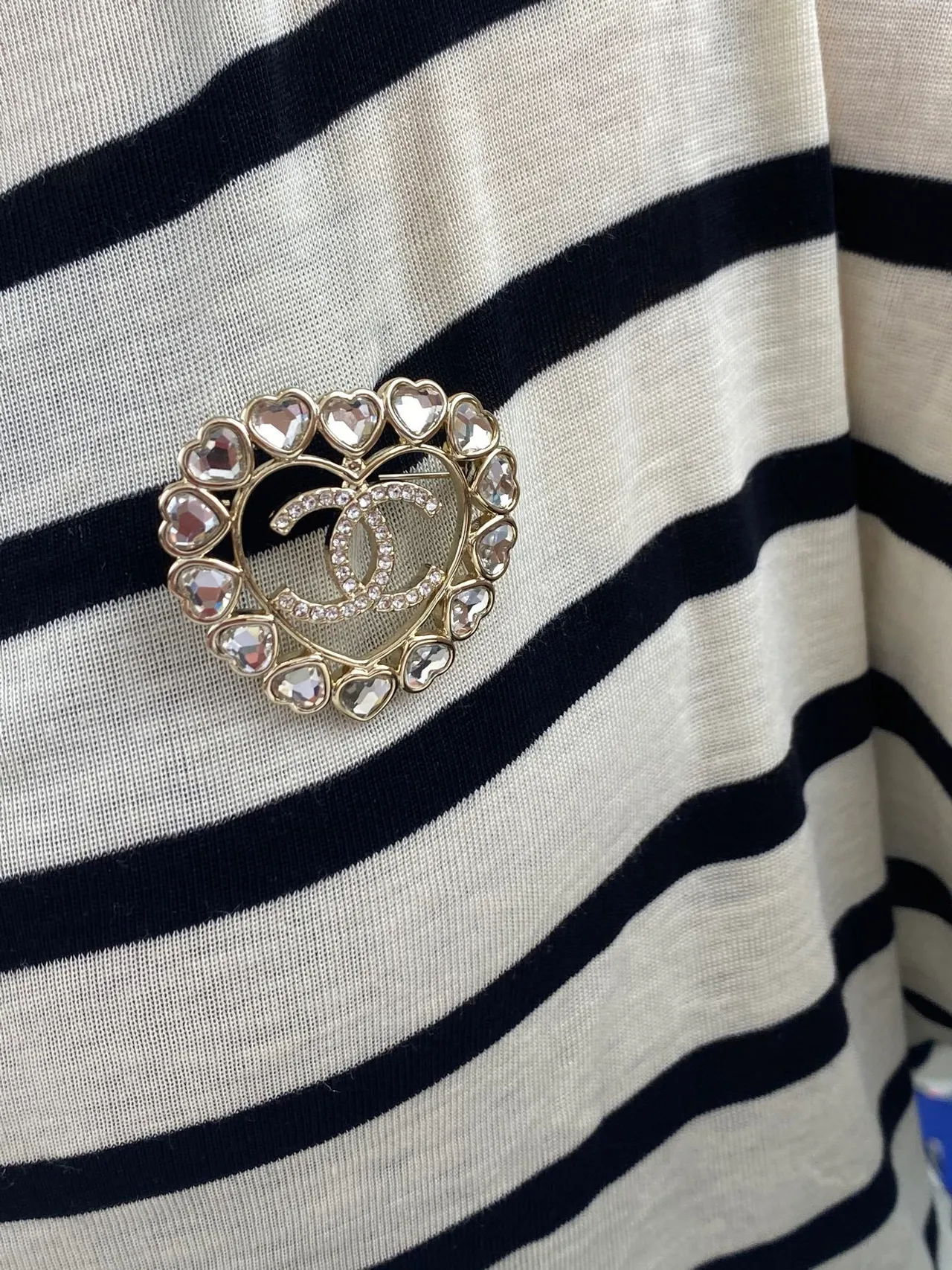 Chanel Broche Cristal Doré Transparente en Forme de Cœur 3