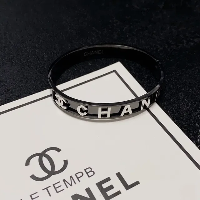 Chanel Logo Bangle Pulseira Preta High-Gloss Metal Bracelet 7