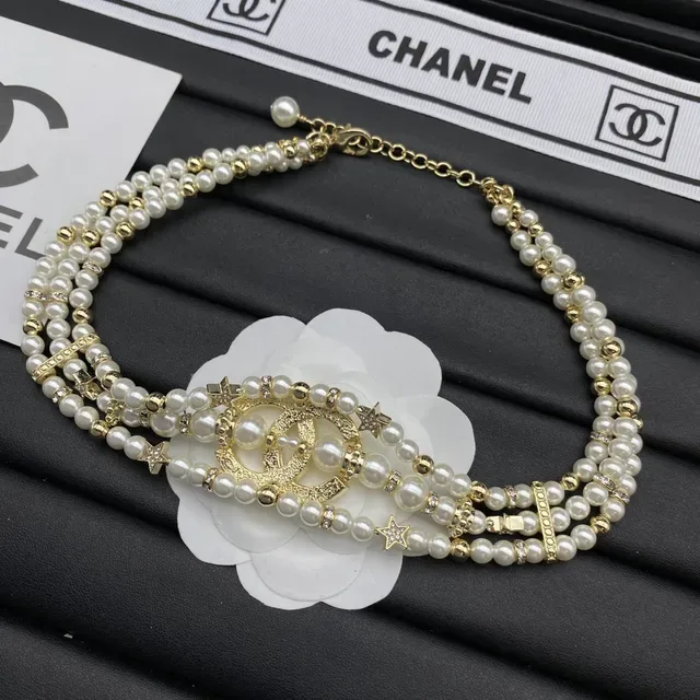 Colar choker Chanel pérolas e cristais logo CC 5