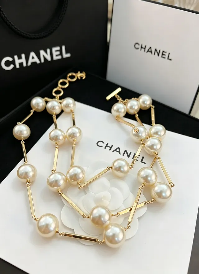 Chanel Pearl and Gold Bar Link Necklace 3