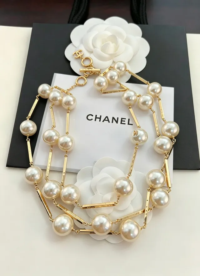 Chanel Pearl and Gold Bar Link Necklace 6