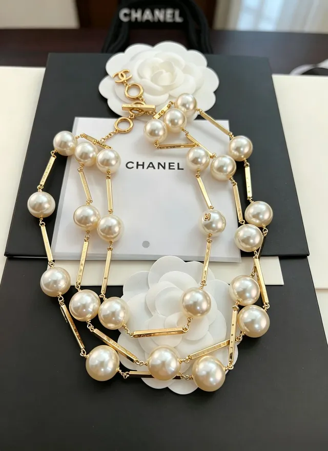 Chanel Pearl and Gold Bar Link Necklace 8