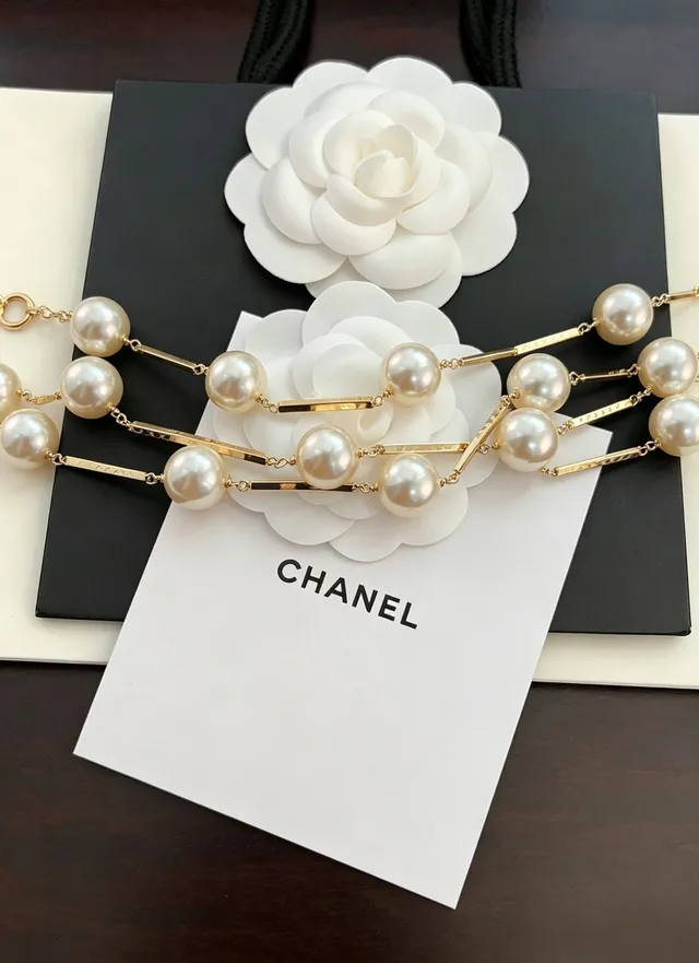 Chanel Pearl and Gold Bar Link Necklace 9