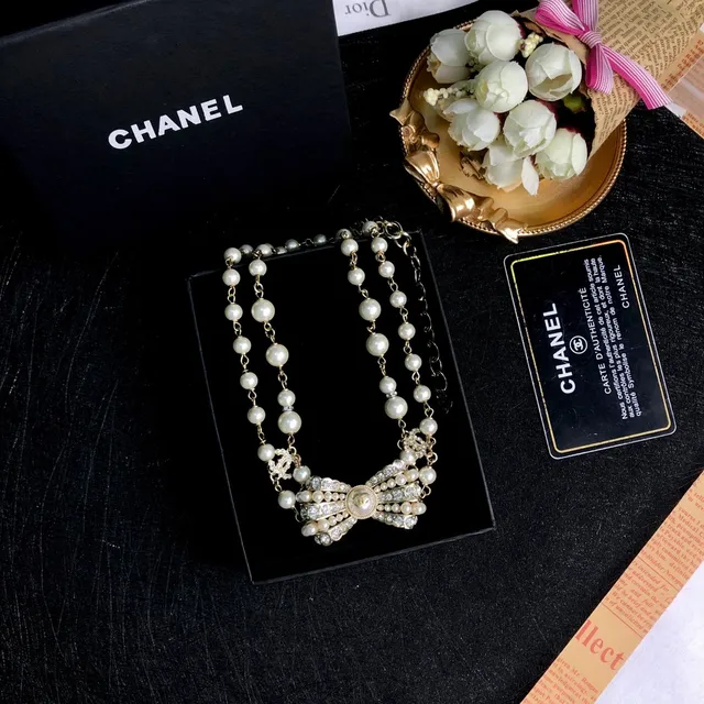 Chanel Pearl and Gold Chain Bow Necklace 5