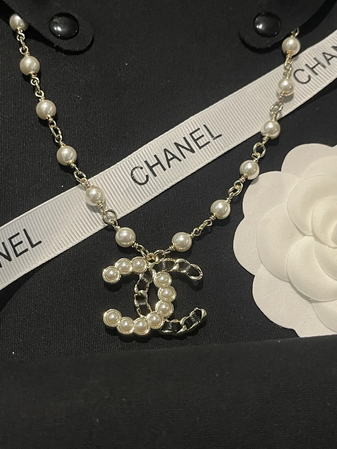 Chanel Pearl Beaded CC Pendant Necklace 3