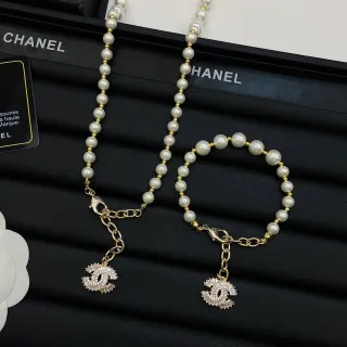 Chanel Pearl CC Necklace White Gold Chain Necklace