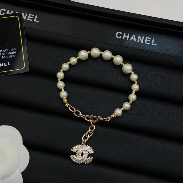 Collar Chanel Perla CC Cadena de Oro Blanco 2