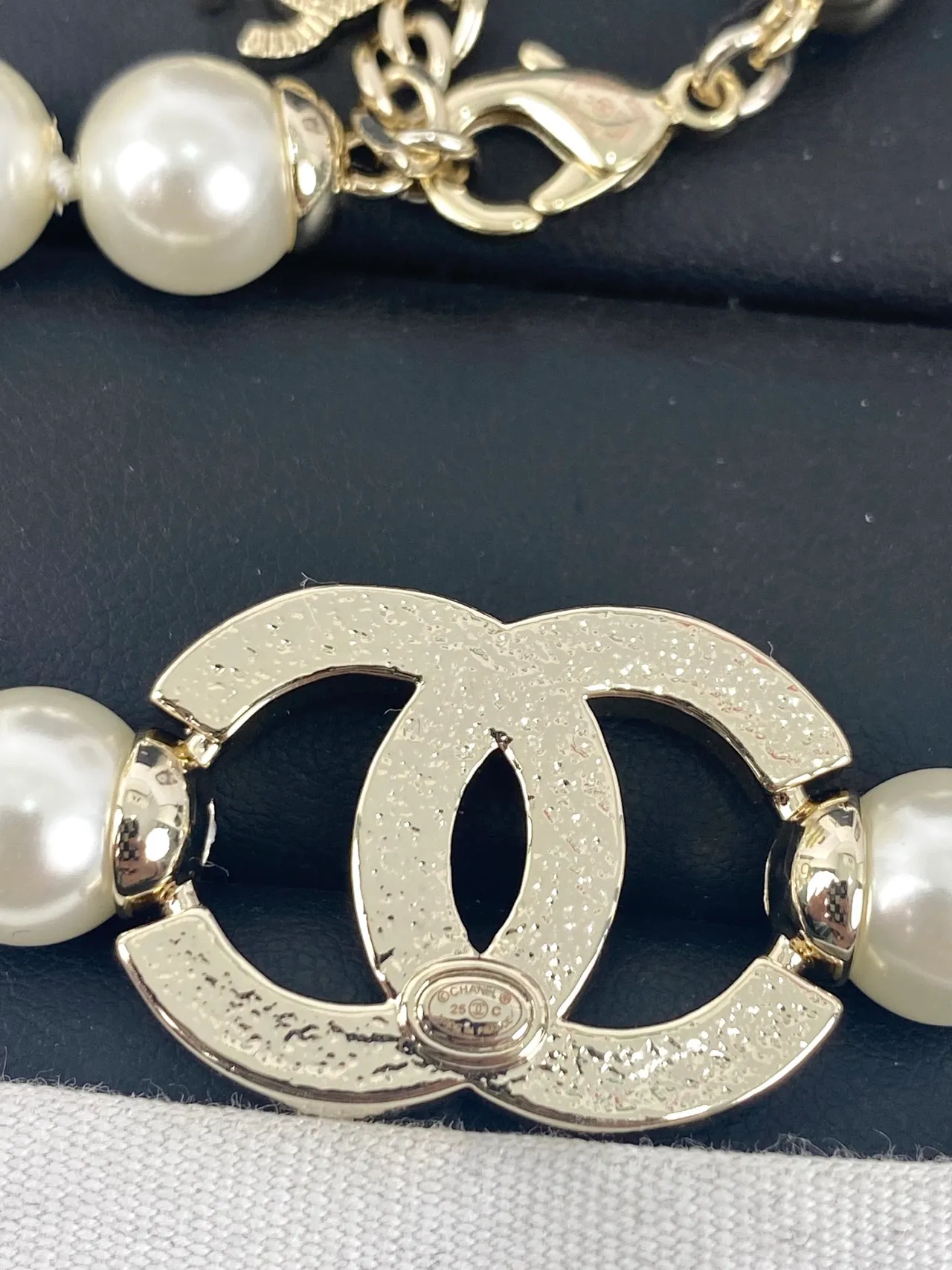 Chanel Collier perles chaîne blanc rose émaillé CC Logo Collier 3