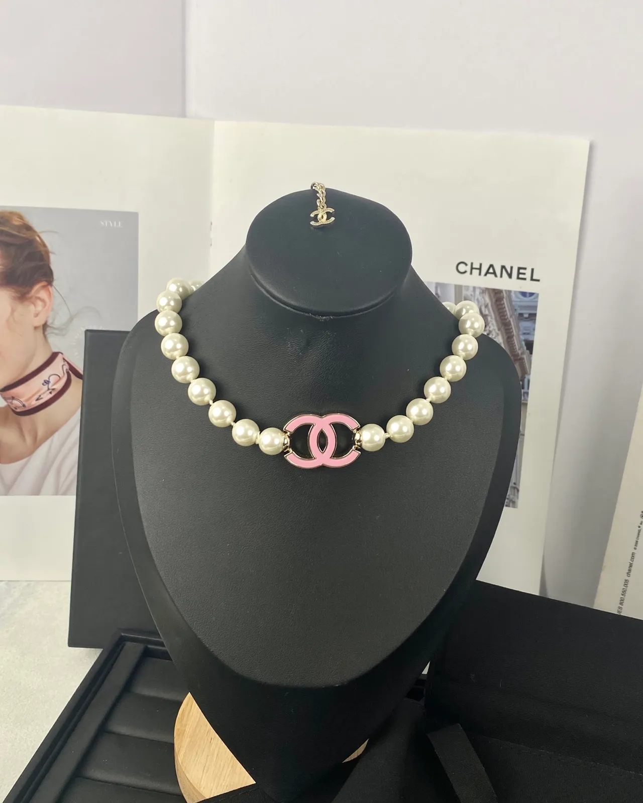 Chanel Collier perles chaîne blanc rose émaillé CC Logo Collier 11