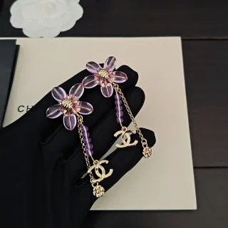 Chanel 紫金花卉垂坠半透明树脂花瓣耳环